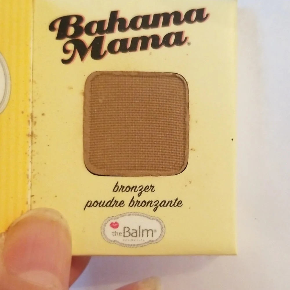 4/25 bundle item. the Balm Bahama Mama Bronzer